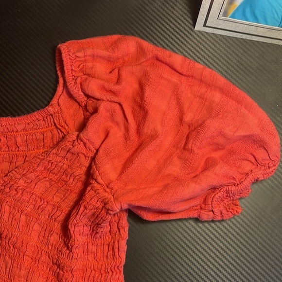 Women’s AE Top - Picture 3 of 3